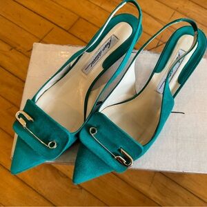 Brian Atwood Elegant Unique Green Slingback kitten Heels
